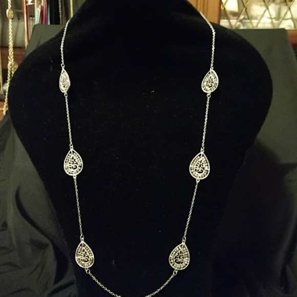 19" silver necklace w/black stones - Picture 1 of 3
